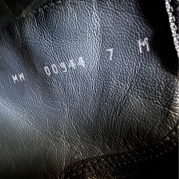 NWOB STUART WEITZMAN CityLink Motorcycle Woven Tweed Chain Boots Silver Black, 7 - Picture 11 of 15